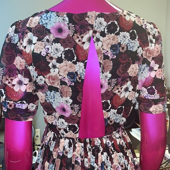 Pins and needles pleated floral dress - Picture 4 of 13